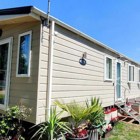 Billing Aquadrome Northampton, Royale Poplar Km12 Apartment Bagian luar foto