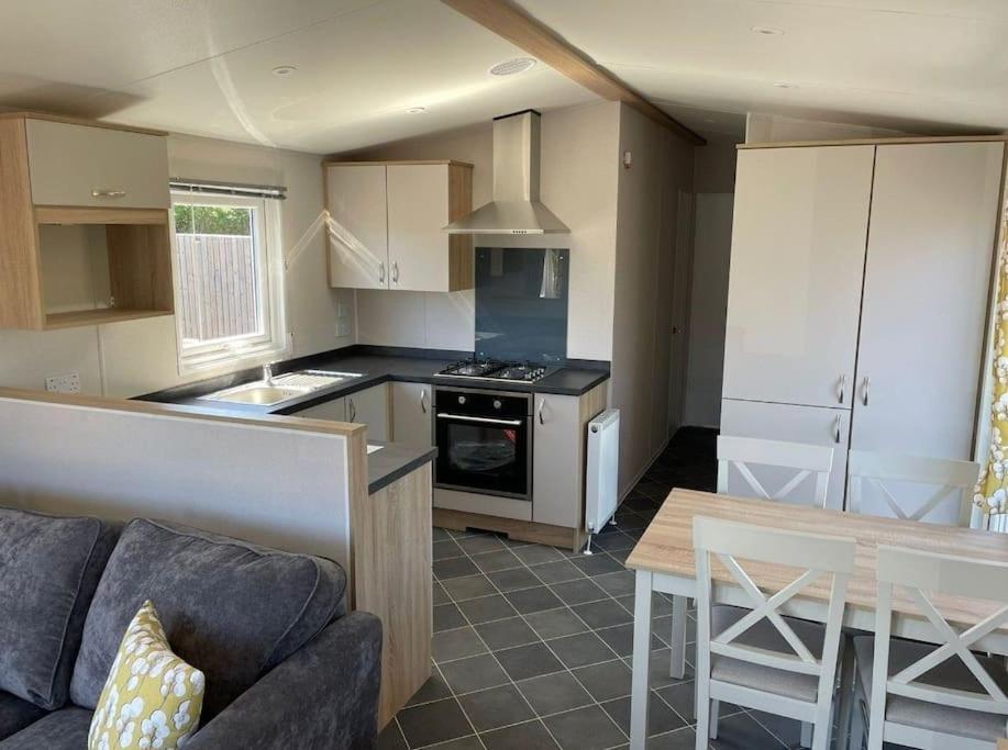 Billing Aquadrome Northampton, Royale Poplar Km12 Apartment Bagian luar foto